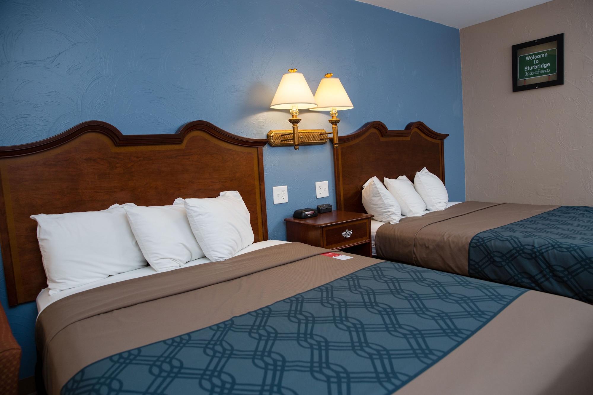 Econo Lodge Sturbridge Route 20 Exterior photo