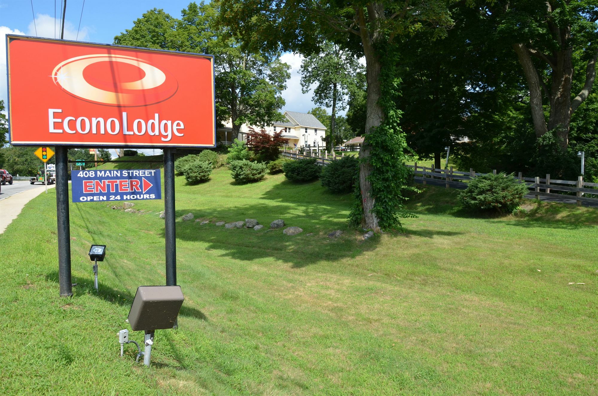 Econo Lodge Sturbridge Route 20 Exterior photo